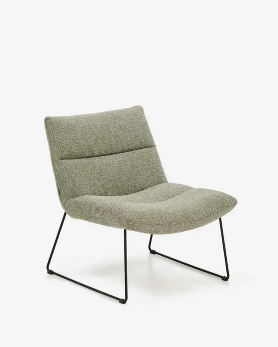 Butaca Asen - de chenilla verde y patas de acero negro FSC 100% en Beige - Butacas, banquetas y puffs, Uruguay | Kavehome