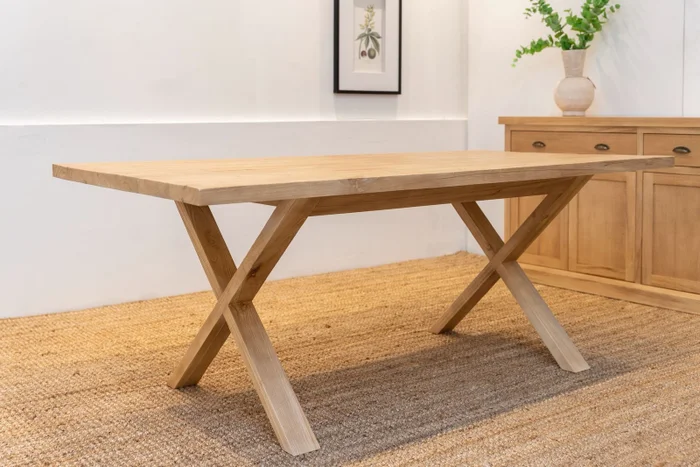 Mesa Comedor Stella Cruz en Madera natural - Mesas de comedor, Uruguay | Marvic