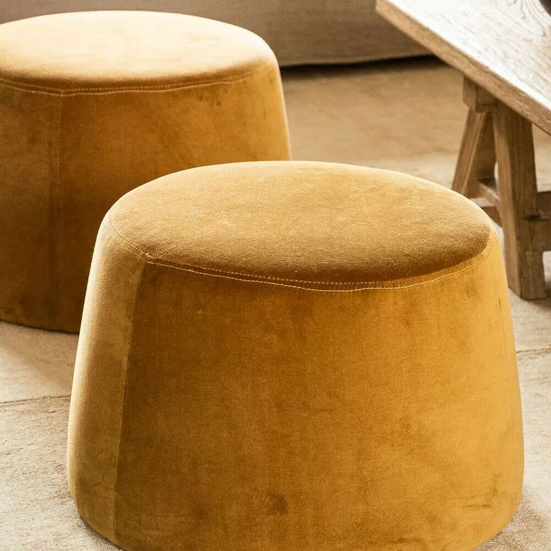 PUFF MILANO - TERCIOPELO ORO en Mostaza - Butacas, banquetas y puffs, Uruguay | La Iberica