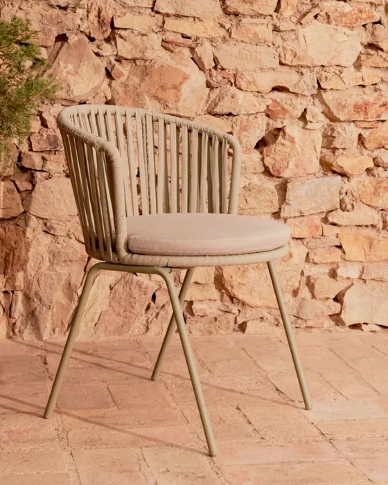 Silla exterior Saconca de cuerda y acero con acabado pintado - beige en Beige - Sillas, Uruguay | Kavehome, vista 2