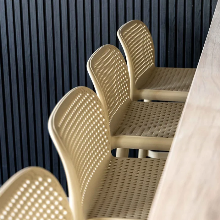 Taburete Elba en Beige - Sillas, Uruguay | Walnut, vista 2