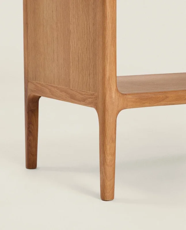 APARADOR ROBLE MIEL MEDIANO en Madera natural - Bibliotecas, Uruguay | Zara Home, vista 6