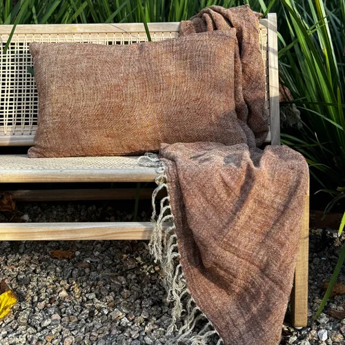 ALMOHADON RUSTICO LISO NATURAL en Rojo - Textiles, Uruguay | Masinfinito Casa