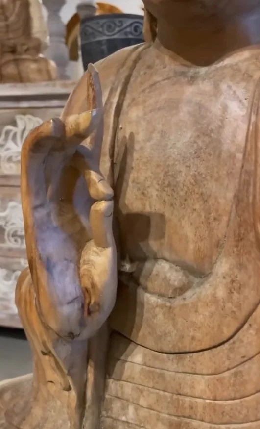 Buda Vitarka Mudra tallado en madera – 1metro de altura en Madera natural - Decoración, Uruguay | Balihai, vista 2