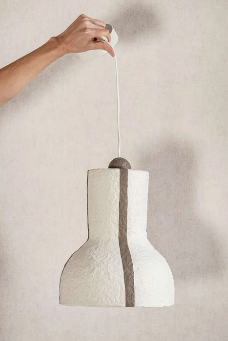 LAMPARA DE TECHO OLIVIA - PAPEL MACHE RAYAS - Lámparas colgantes, Uruguay | La Iberica
