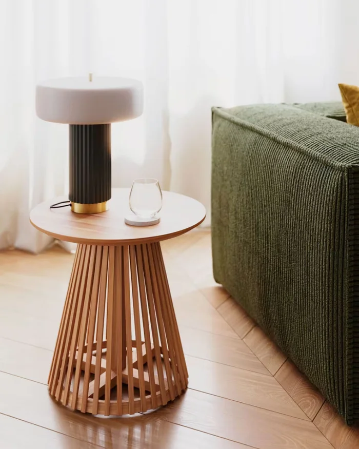 Mesa auxiliar Jeanette madera maciza de teca Ø 50 cm en Madera natural - Mesas de arrimo, Uruguay | Kavehome, vista 2