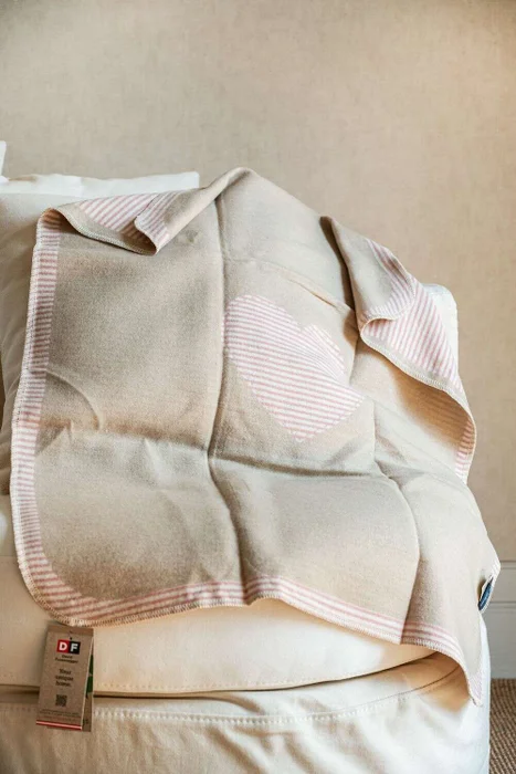 MANTA AUSTRIACA KIDS - CORAZON ROSA en Rosa - Textiles, Uruguay | La Iberica, vista 2