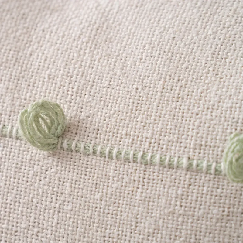 Funda de Almohadón Líneas Bordadas y Borlas - Textiles, Uruguay | Arredo, vista 3