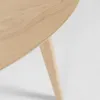 Mesa redonda Batilde madera maciza caucho con chapa de fresno Ø 120 cm en Madera natural - Mesas de comedor, Uruguay | Kavehome, vista 5 de 8