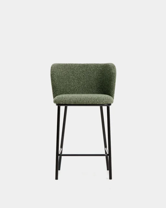 Taburete Ciselia de chenilla - gruesa verde oscuro y patas de acero acabado negro FSC Mix Credit 65 cm. en Marrón - Butacas, banquetas y puffs, Uruguay | Kavehome, vista 7