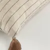 Almohadón Sagira 45 x 45 cm rayas gris en Beige, Gris, Uruguay | Kavehome, vista 2 de 3