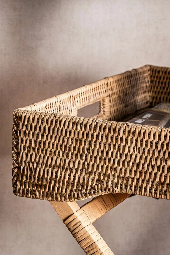 BANDEJA DE RATTAN CON SOPORTE / MESA AUXILIAR / BARCITO NUDE en Madera natural - Mesas de living, Uruguay | La Iberica, vista 2