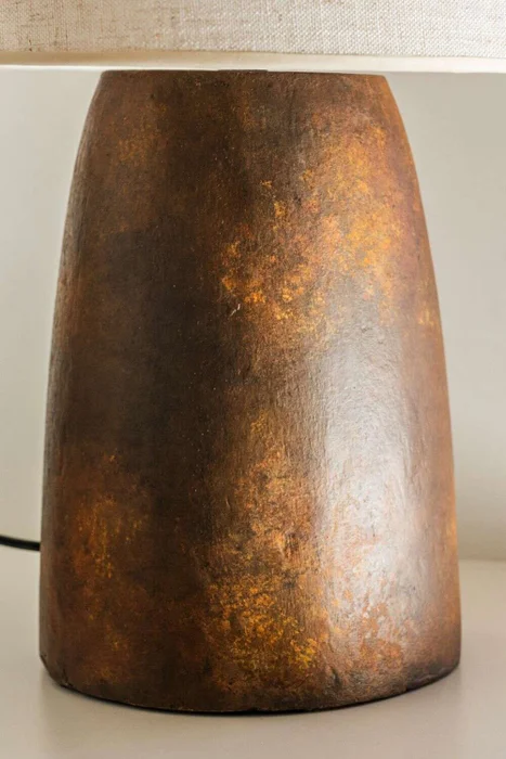 LAMPARA INES - OXIDO en Marrón - Lámparas de mesa, Uruguay | La Iberica, vista 3