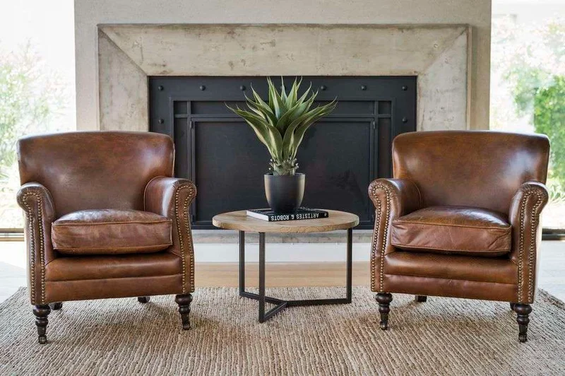 BERGERE CUERO ITALIANO ENVEJECIDO CON TACHAS en Marrón - Sillones y sofás, Uruguay | La Iberica, vista 13
