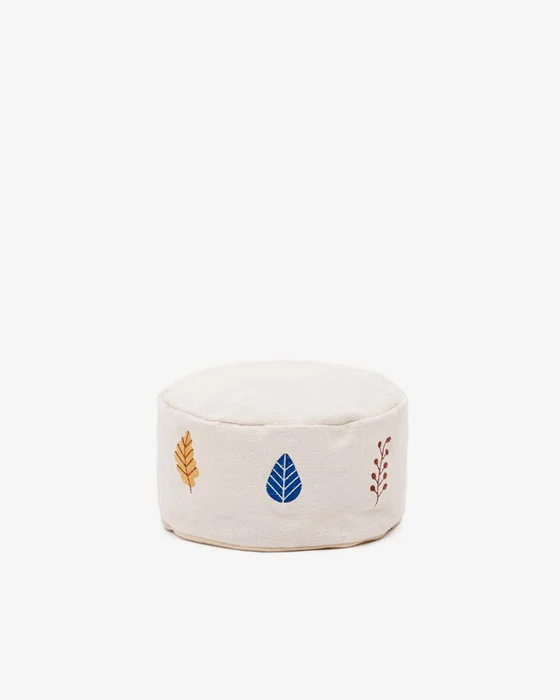 Puf Yanil 100% algodón blanco con bordado de hojas multicolor Ø 40 cm en Multicolor - Butacas, banquetas y puffs, Uruguay | Kavehome