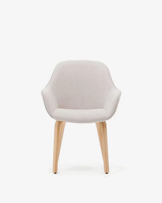Silla Aleli - de chenilla beige y patas de madera maciza de fresno con acabado natural en Beige - Sillas, Uruguay | Kavehome, vista 7
