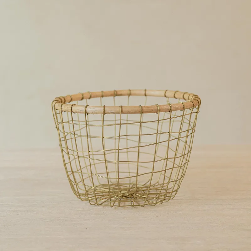 Canasto metal borde bamboo d25 en Dorado - Canastos, Uruguay | De Arcos