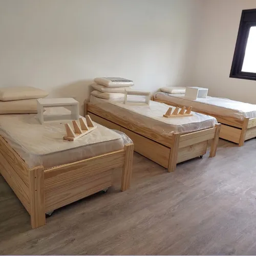 Cama Penina en Madera natural - Dormitorio, Uruguay | Treehouse Deco