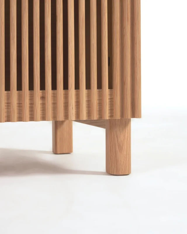 Aparador Beyla de madera maciza y chapa de roble 180 x 71,5 cm FSC 100 % en Madera natural - Aparadores y recibidores, Uruguay | Kavehome, vista 7
