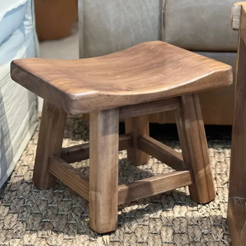 Banco rustico mesa ratona en Madera natural - Butacas, banquetas y puffs, Uruguay | FMB