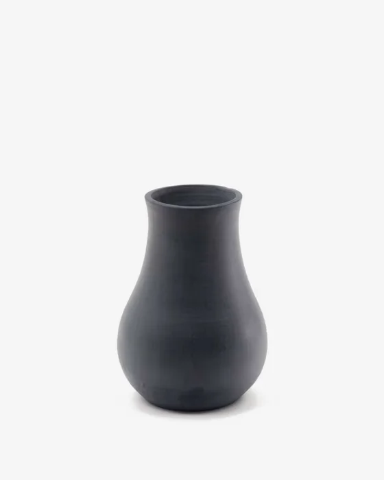 Jarrón Silaia de terracota con acabado negro 30 cm en Gris - Jarrones, Uruguay | Kavehome
