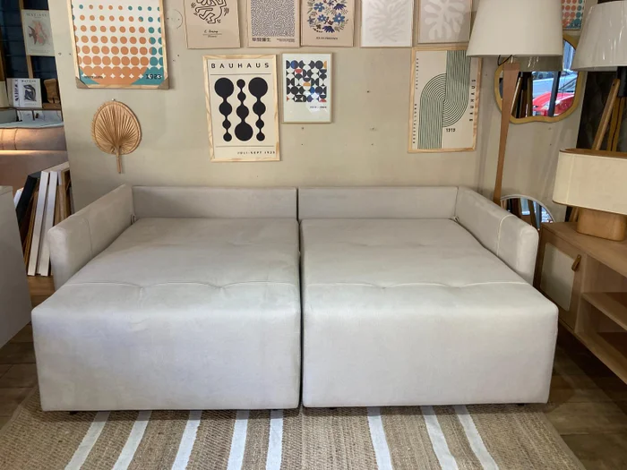 Sofá Cama Gramado 220cm - Beige Easy Clean en Beige - Sillones y sofás, Uruguay | Berna home, vista 3
