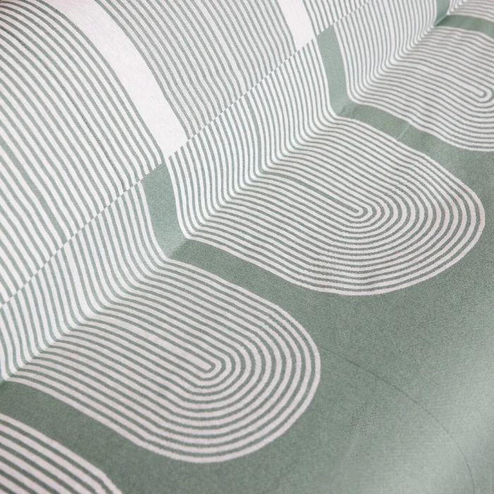 Manta para sillón y cama con diseños semicírculo verde - 180 x 300 cm en Verde - Textiles, Uruguay | Buho Store, vista 2