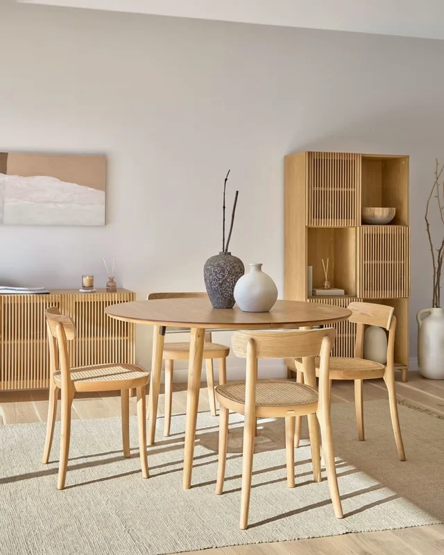 Silla Romane madera de haya acabado natural y chapa de fresno y ratán en Madera natural - Sillas, Uruguay | Kavehome, vista 3