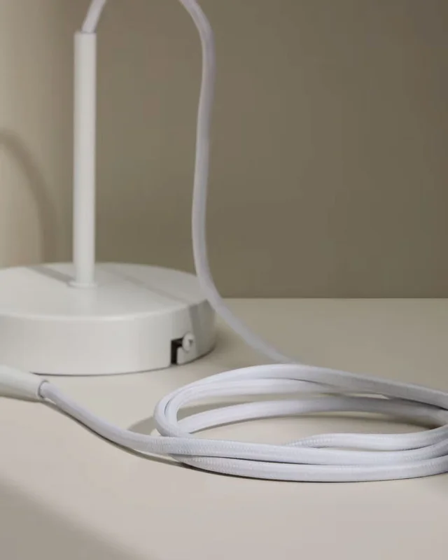 Montura para lámpara de techo Fulvia de metal con acabado - blanco en Blanco - Lámparas colgantes, Uruguay | Kavehome, vista 4