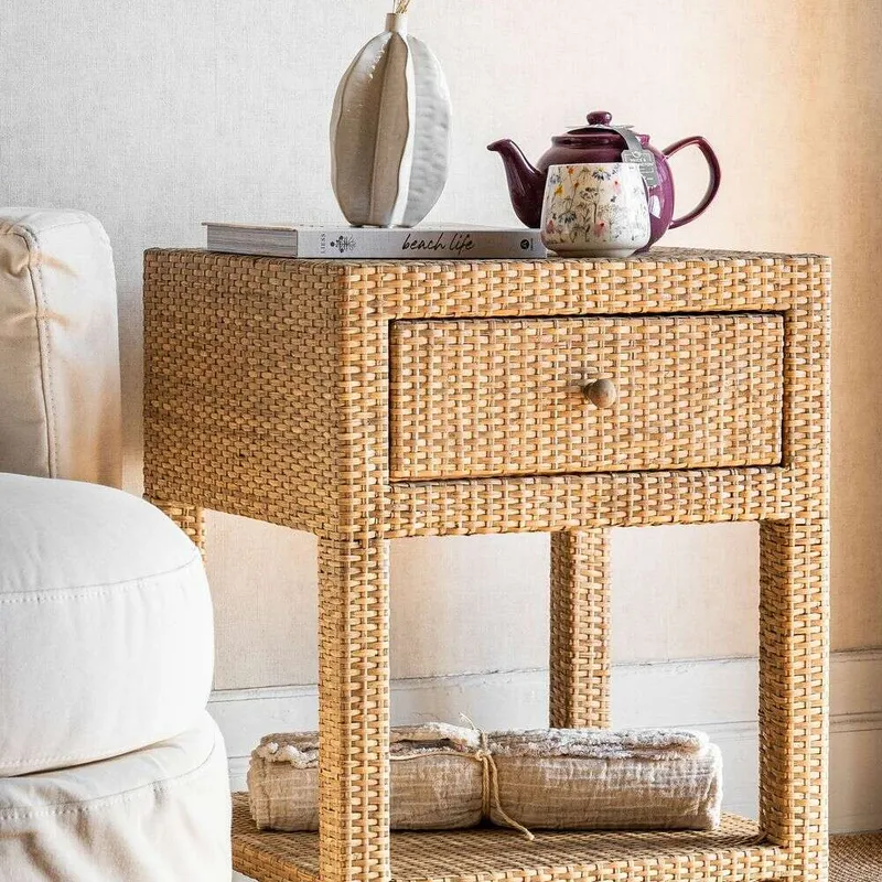 MESA DE LUZ RATTAN - NUDE en Madera natural - Mesas de luz, Uruguay | La Iberica