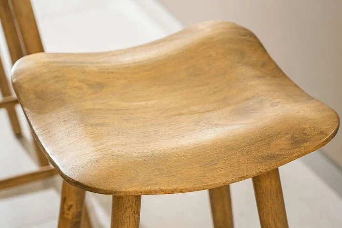 BANCO DE BAR FORMS - NATURAL en Madera natural - Sillas, Uruguay | La Iberica, vista 3