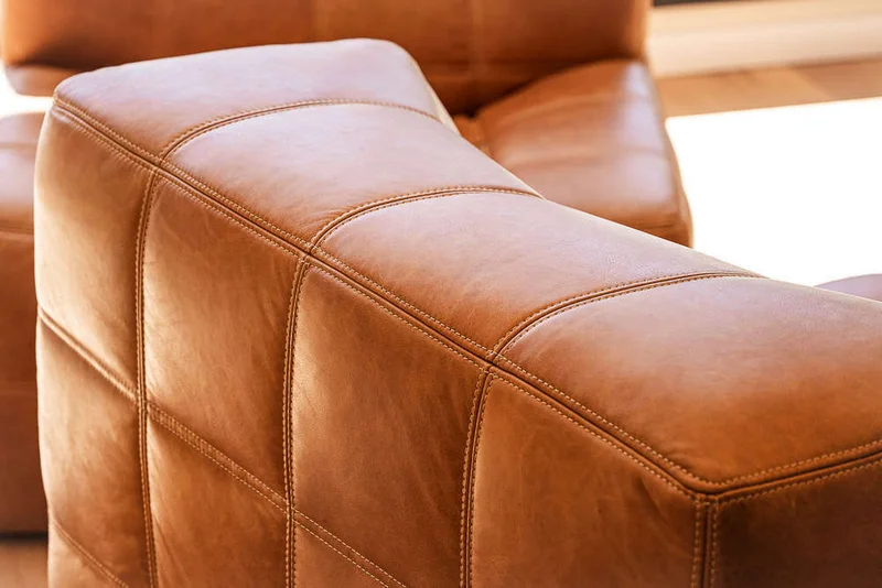 BUTACA COLUMBIA - CUERO ITALIANO CARAMELO en Marrón - Sillones y sofás, Uruguay | La Iberica, vista 22