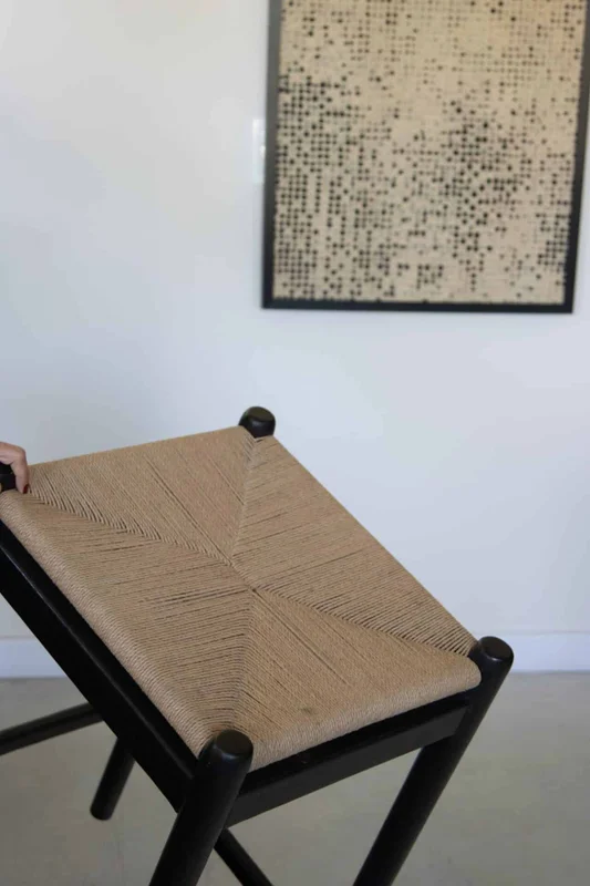 Banqueta en madera teca y fibra de loom en Madera natural - Butacas, banquetas y puffs, Uruguay | Entrecasa, vista 4