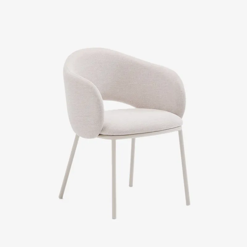 Silla Maina de chenilla beige y patas de acero con acabado beige FSC Mix Credit en Beige - Sillas, Uruguay | Kavehome