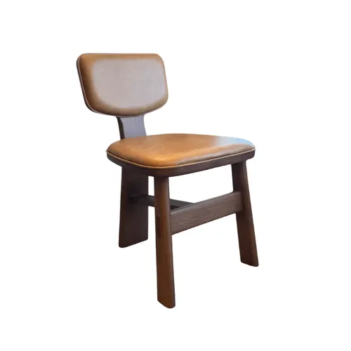 SILLA ESTANDARTE CUERO CAMEL en Marrón - Sillas, Uruguay | Masinfinito Casa