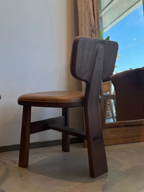 SILLA ESTANDARTE CUERO CAMEL en Marrón - Sillas, Uruguay | Masinfinito Casa, vista 3