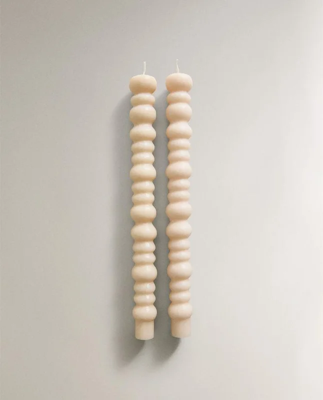 PACK VELAS DECORATIVAS ONDULADAS (PACK DE 2) en Beige - Velas y Portavelas, Uruguay | Zara Home, vista 4