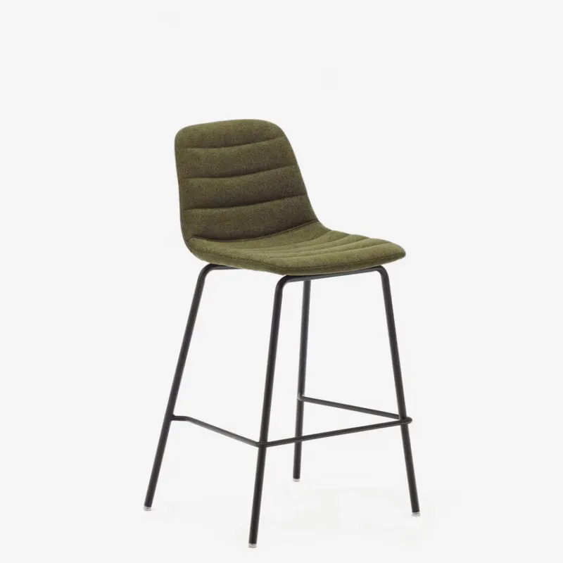 Taburete Zunilda de chenilla - verde oscuro y acero con acabado negro mate altura 65 cm en Verde - Butacas, banquetas y puffs, Uruguay | Kavehome