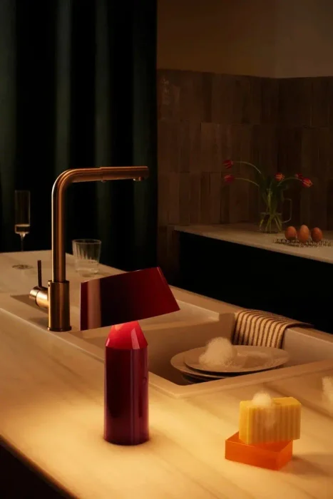 Bicoca Rojo Dimerizable en Rojo - Lámparas de mesa, Uruguay | Darko Lighting, vista 3