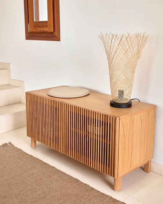 Banco Beyla con 2 puertas de madera maciza y chapa de roble 98,5 cm FSC 100% en Madera natural - Butacas, banquetas y puffs, Uruguay | Kavehome, vista 2