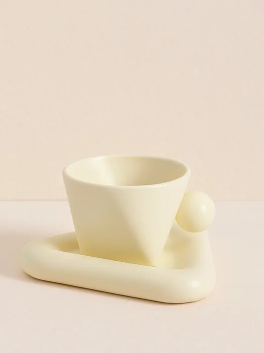 Set Taza + Plato Geométrico en Beige - Decoración, Uruguay | Cabana