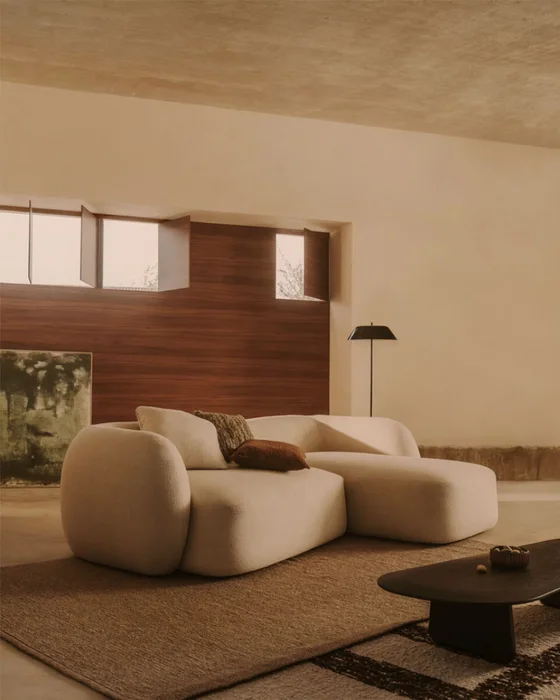 Sofá modular Martina 3 plazas de chenilla con chaise longue derecho color crudo 287 cm en Blanco - Sillones y sofás, Uruguay | Kavehome, vista 2
