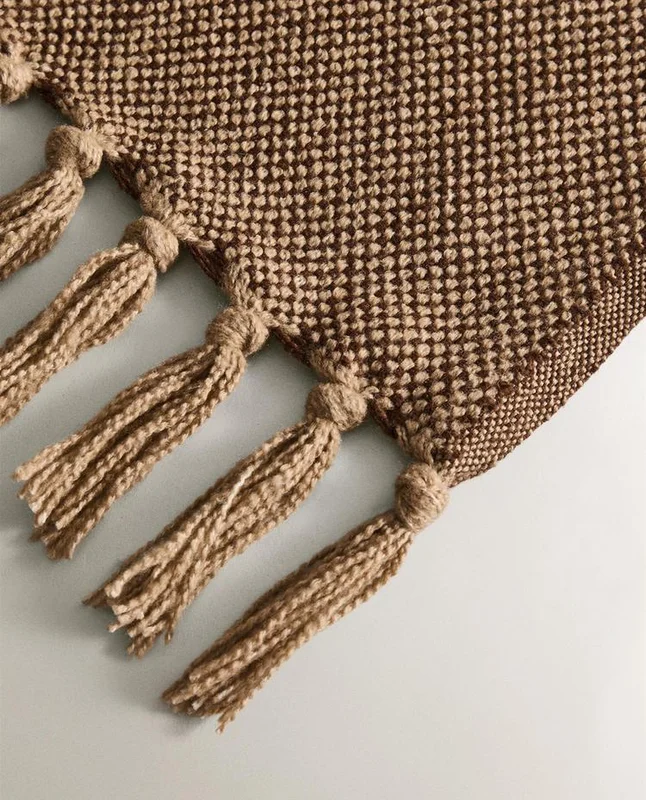 MANTA FLECOS en Marrón - Textiles, Uruguay | Zara Home, vista 3
