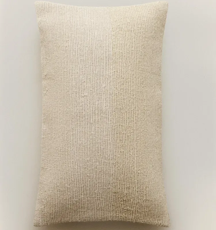 FUNDA COJÍN TRENZADO en Beige - Textiles, Uruguay | Zara Home