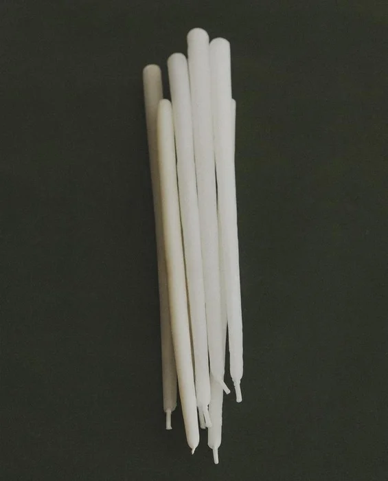 PACK VELAS LARGAS DECORATIVAS CILINDRO (PACK DE 6) en Blanco - Velas y Portavelas, Uruguay | Zara Home