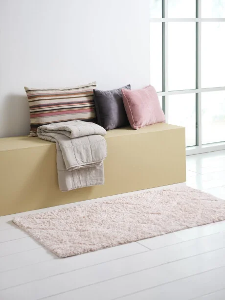 Almohadón HORNFIOL 35x50 chenille rosa en Rosa - Textiles, Uruguay | JYSK, vista 3