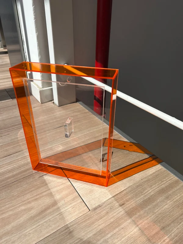 Marco Acrílico Naranja - Marcos, Uruguay | Mara Estudio, vista 3