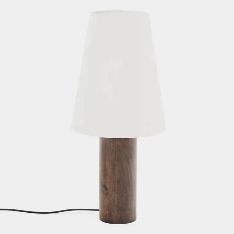 Lámpara de pie Marga de madera maciza con acabado natural - con acabado natural en Marrón - Lámparas de pie, Uruguay | Kavehome