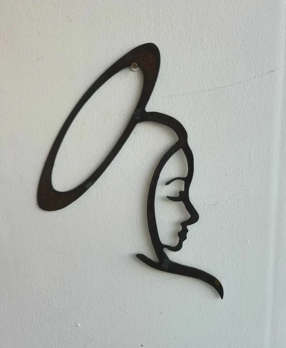 Virgen silueta en Madera natural - Espejos, Uruguay | FMB