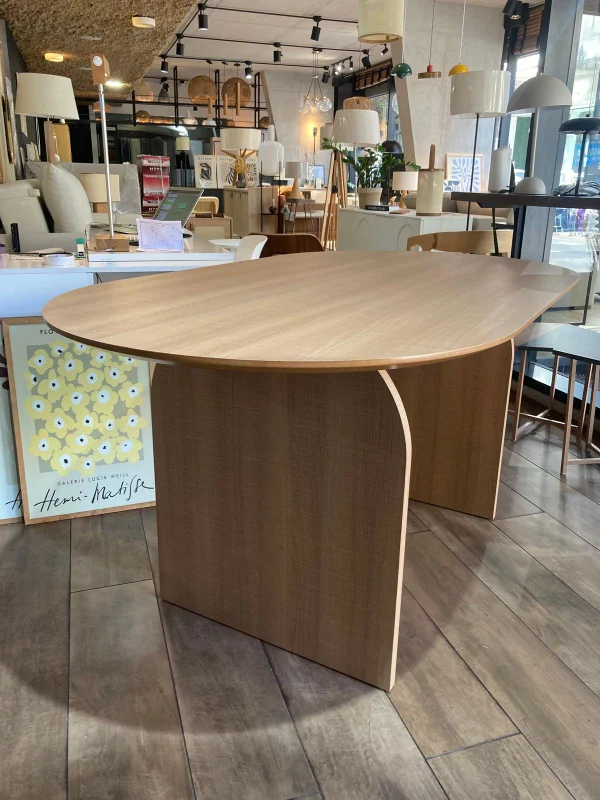 Mesa de Comedor Ovalada Arco 160 x 90 – Marrón Claro en Madera natural - Mesas de comedor, Uruguay | Berna Home, vista 11
